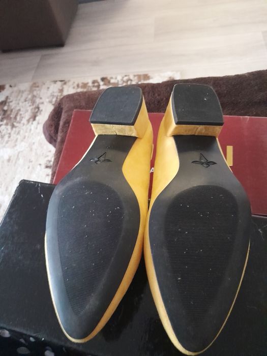 Продам туфли замшевые