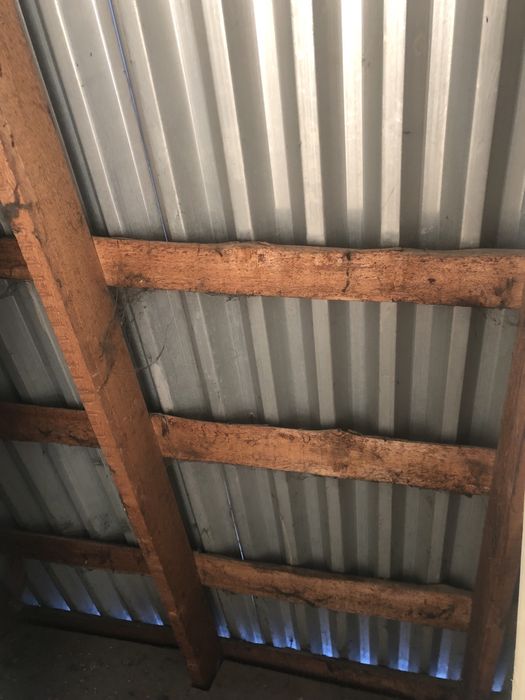 Продам дом на демонтаж , на материалы