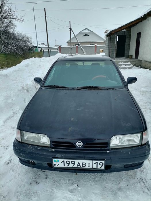 Машина Nissan Primera
