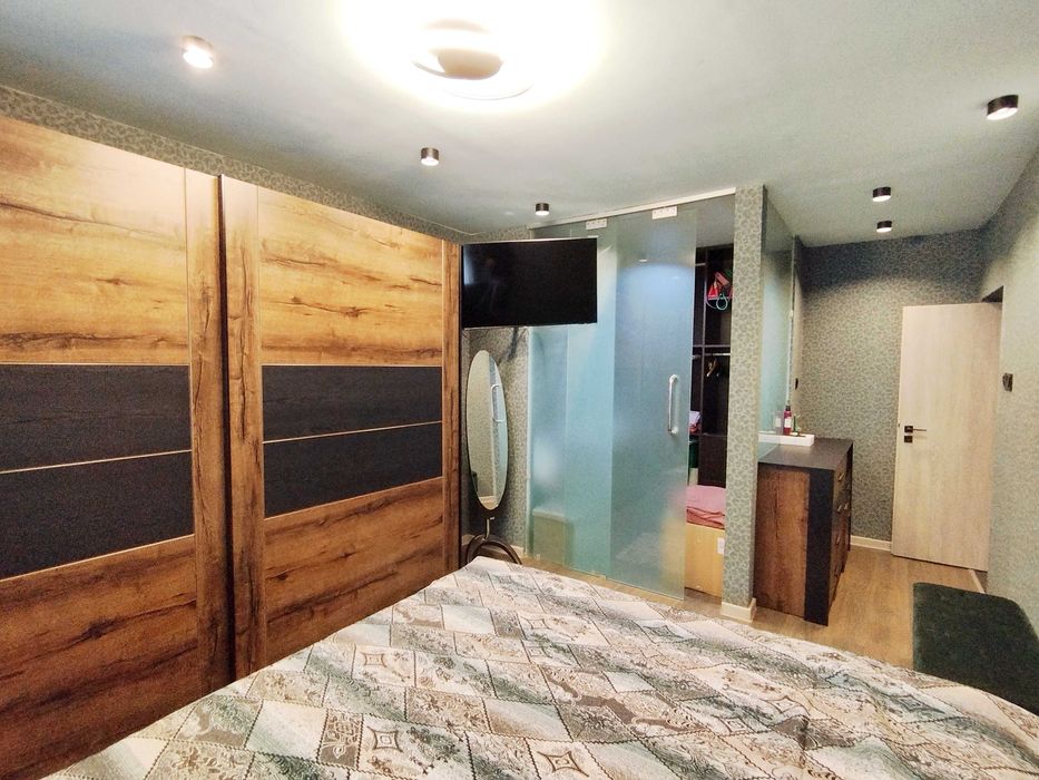 Продава се Тристаен апартамент в Перник, Изток - 98 кв.м за 1939 €/кв.м - Снимка #10