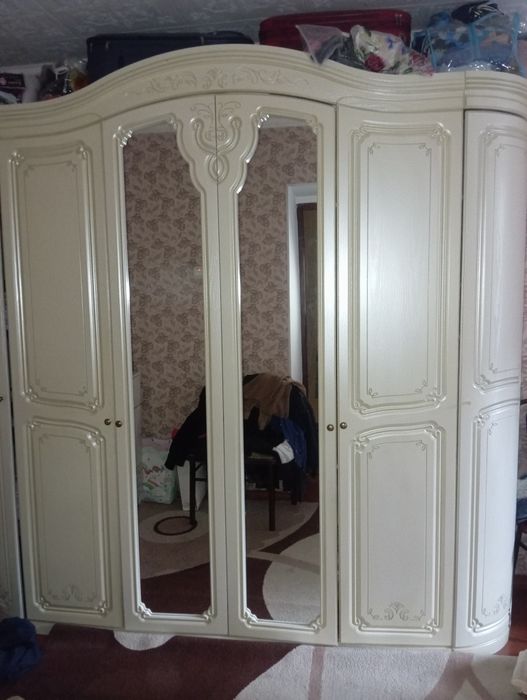 Спальный гарнитур