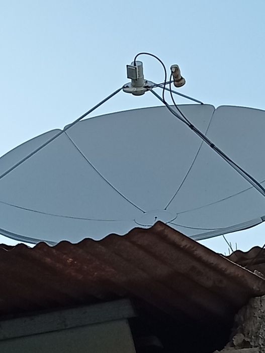 Parabalicheskaya antenna pristavkasi bilan
