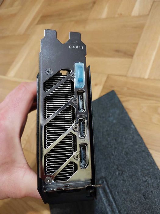 RX 7600 8GB - Acer Predator BiFrost