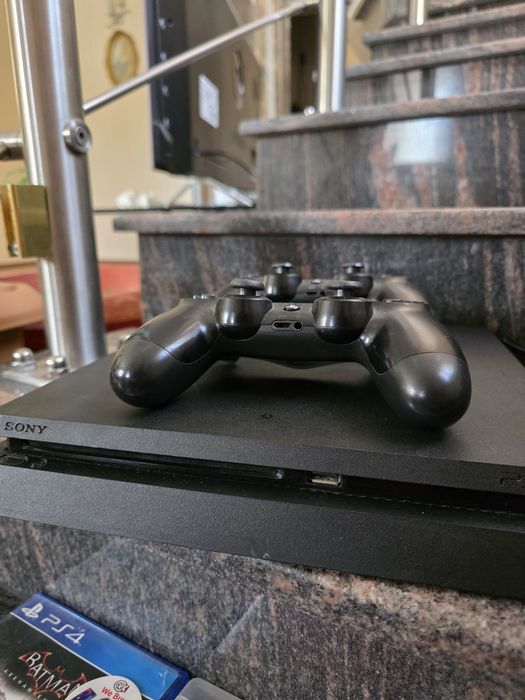 Ps4 slim 1TB + 2бр джойстика