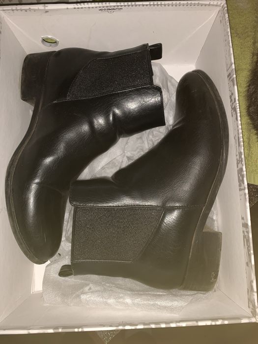 Adidasi H&M si ghetute,pret in descriere