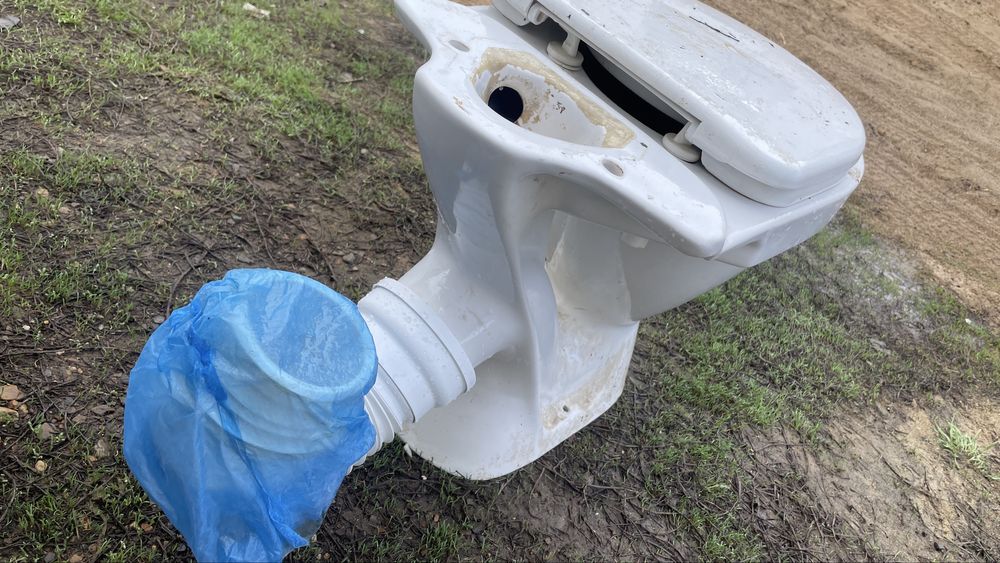 Унитаз для ремонта. Б/у