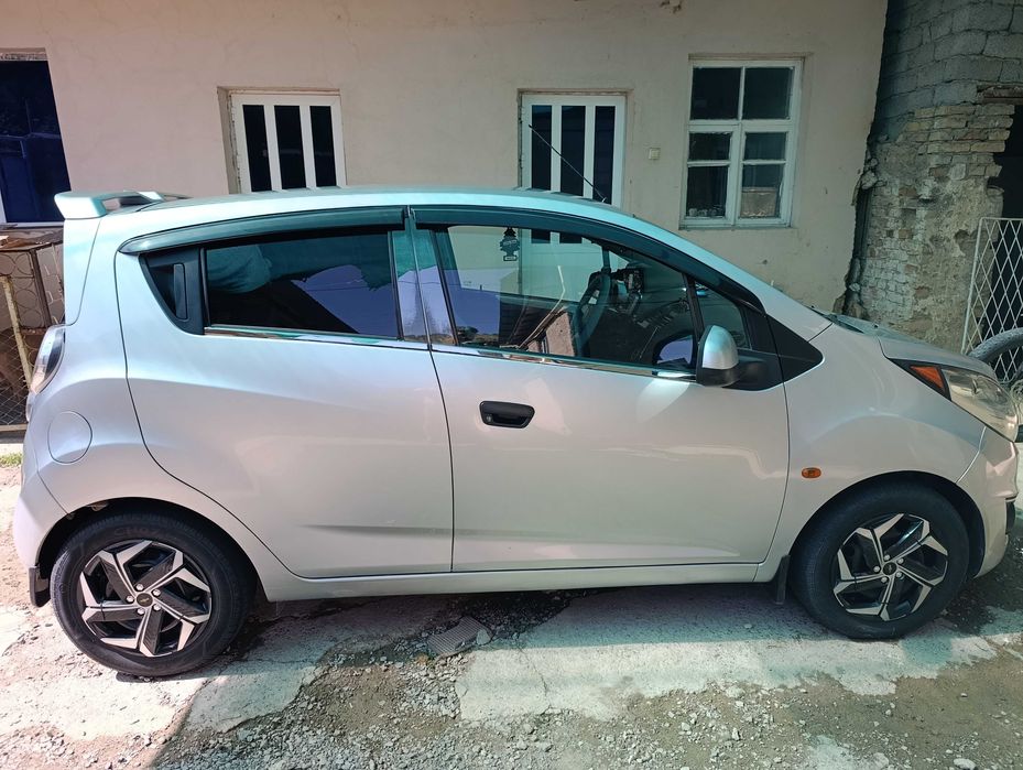 Шевроле спарк 2011 г 2- паз.метан газ