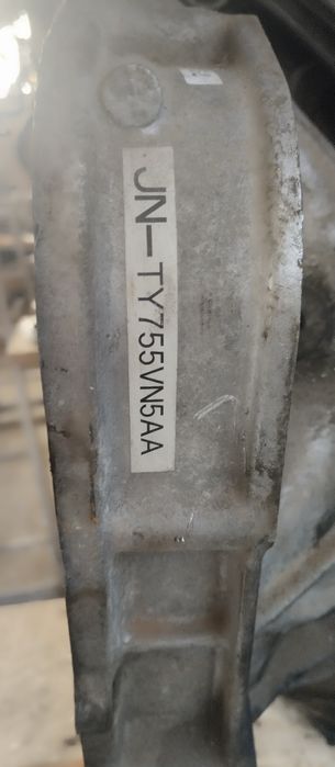 продам коробку  на субару