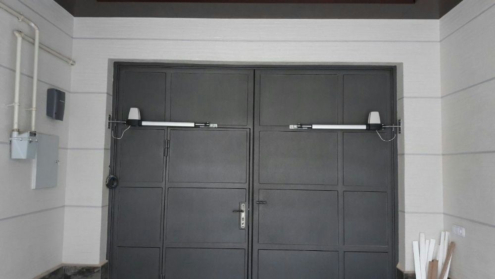 Автоматика для Ворот.2суток без света,сигнальная лампа,3 пульта.