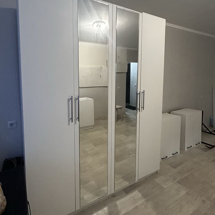Продам большой шкаф