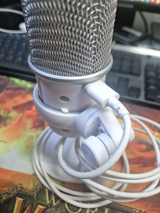 HyperX Microfon USB SoloCast - Ediție albă pentru streaming