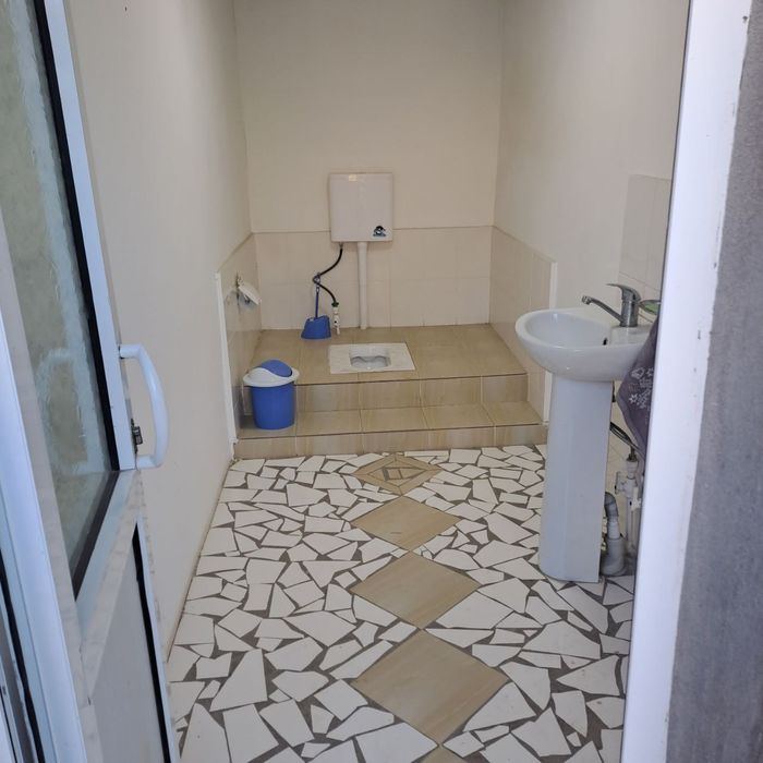 Uchqahramon arinter. Chala qozo ichkari emas yaxshi joy.6 sotx