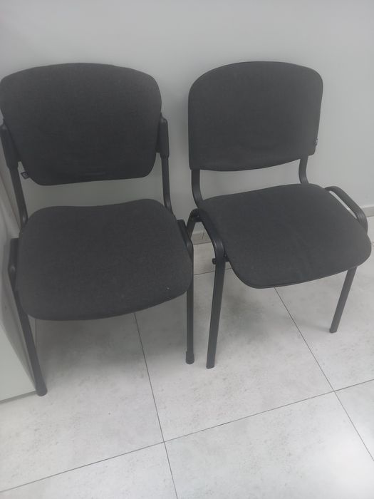 Стол и стулья 3 штуки