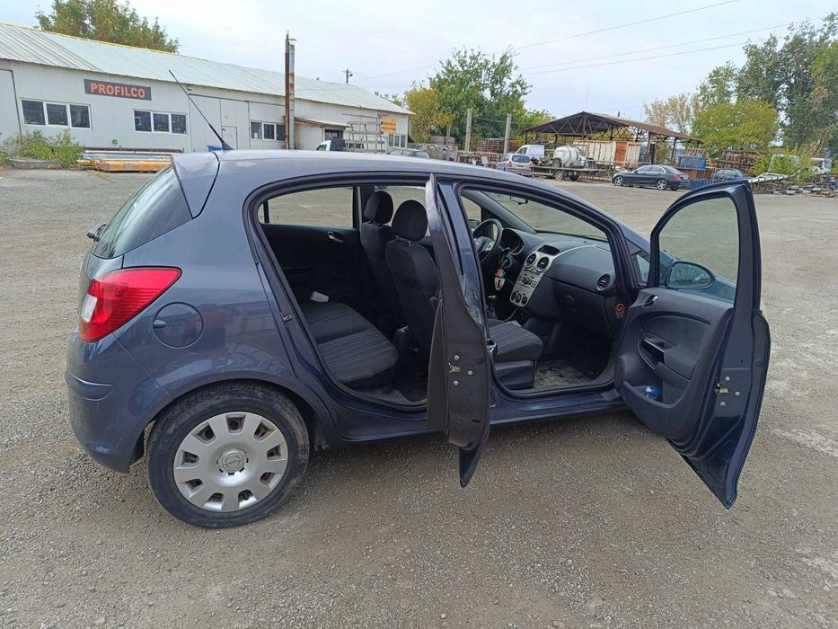 Vând Opel CORSA D 2009