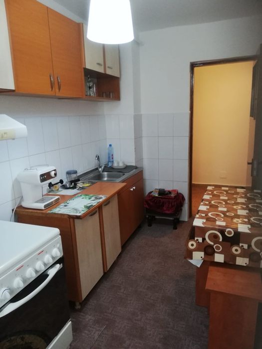 Închiriez apartament / loc parcare inclus
