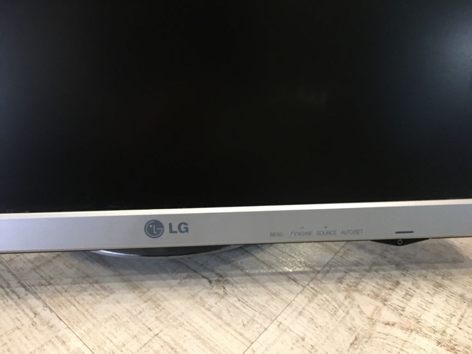 Монитор LG