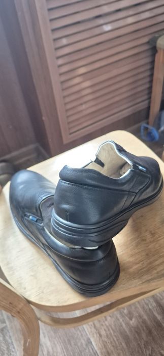 Продам мужские туфли