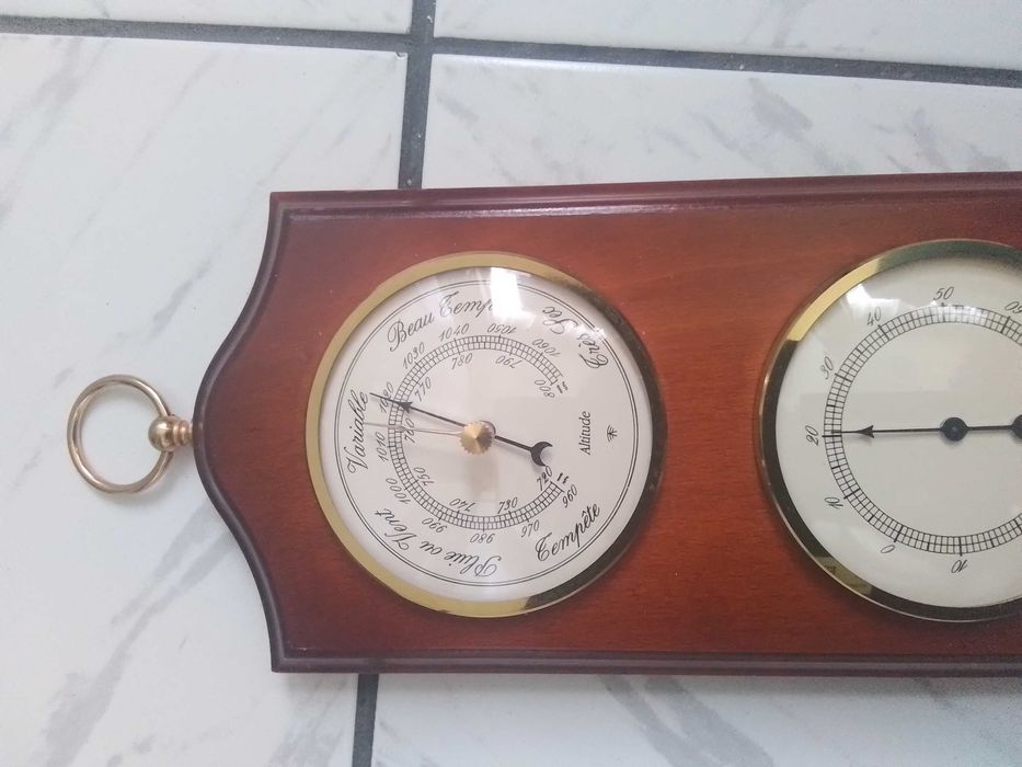 ФРЕНСКА метеорогична  станция  барометър,термометър .