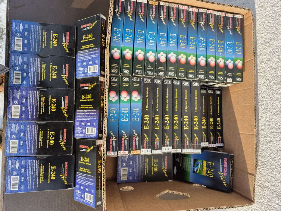 Vând lot 80 casete video VHS originale Mega view 240 minute cu filme