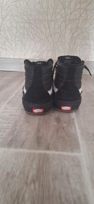 Продаю высокие мокасины VANZ