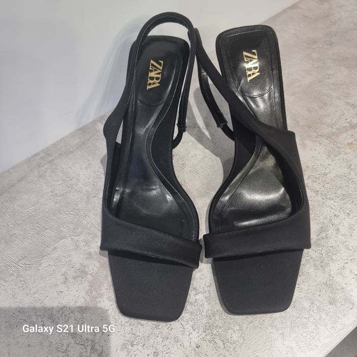 Босоножки под Zara