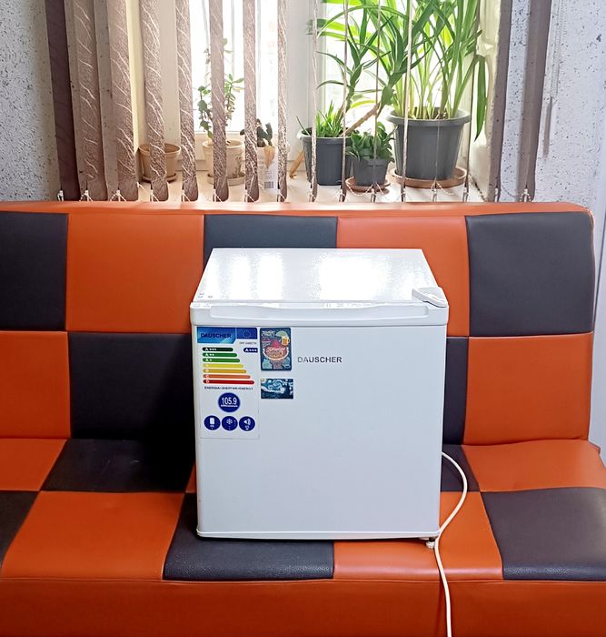 Продам мини холодильник в идеальном состоянии