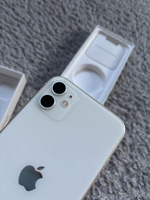 iPhone 11 бял 64gb
