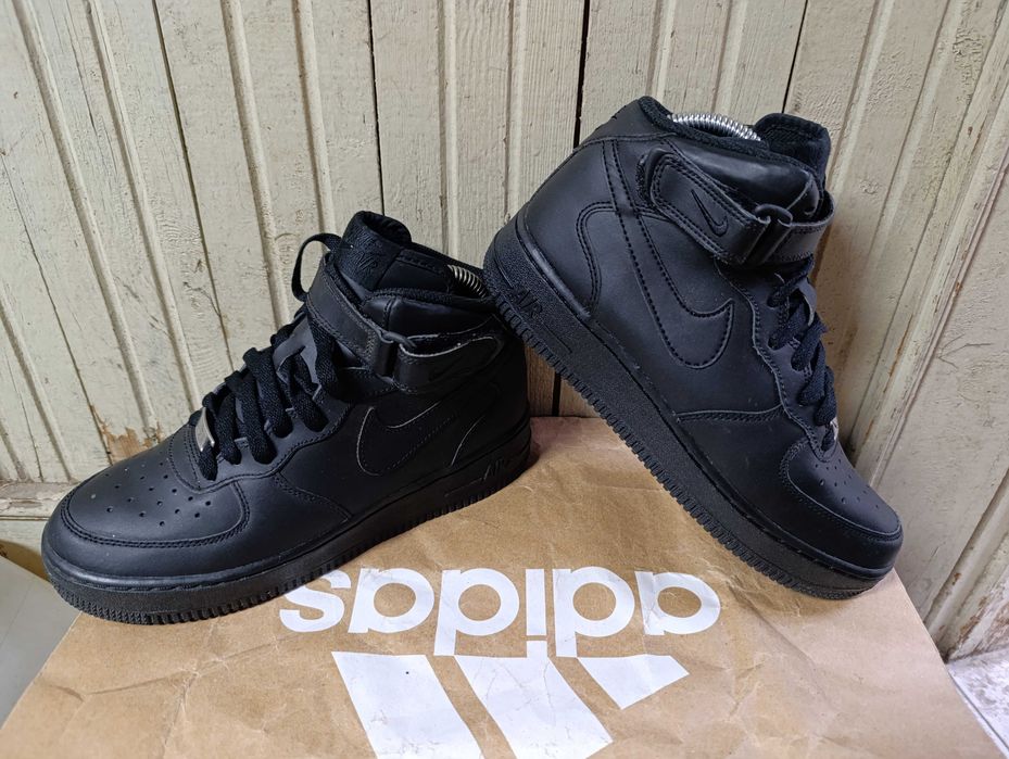 ''Nike Air Force 1 Mid Black''оригинални маратонки 38.5 номер