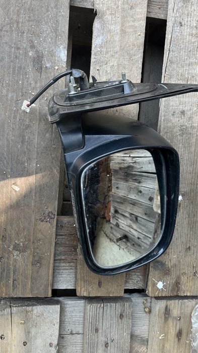 Oglinda dreapta Toyota Hilux electrica piese dezmembrari