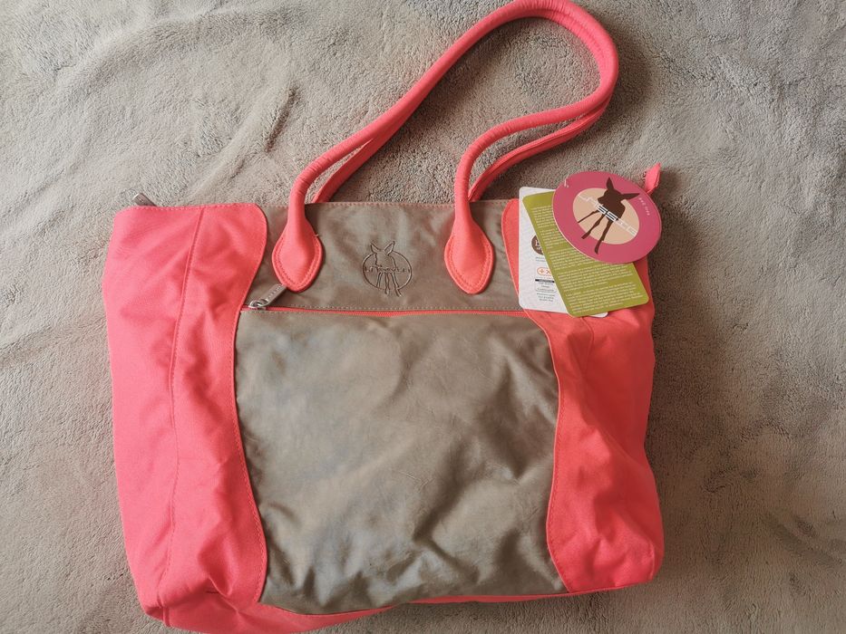 Geanta bebe noua, cu etichetă