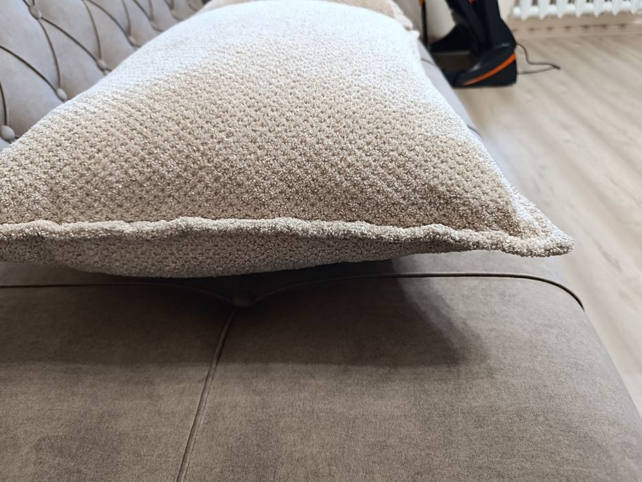 Подушки для дивана, кровати