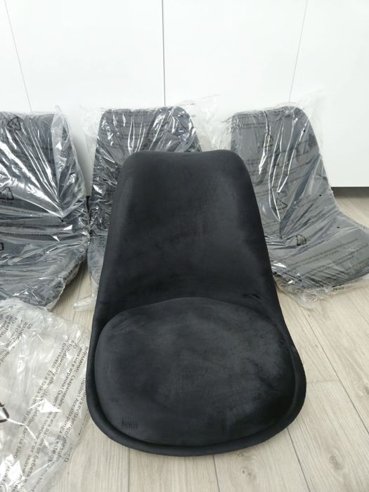 Set 4 scaune bucatarie NOI lemn masiv