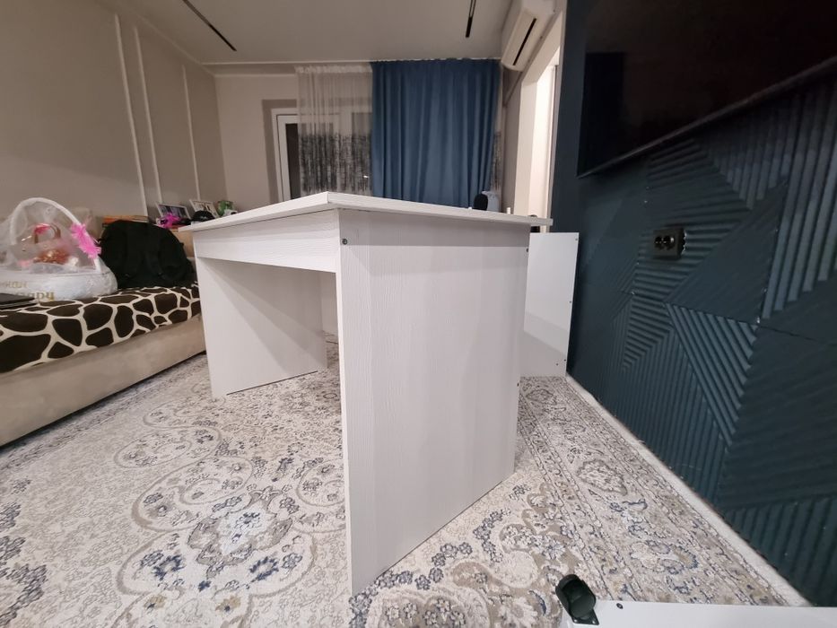 Рабочий стол 130×65 см