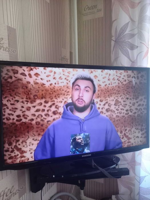 Телевизор SAMSUNG 32 ЖК не смарт