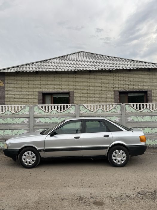 Продам машину ауди 80