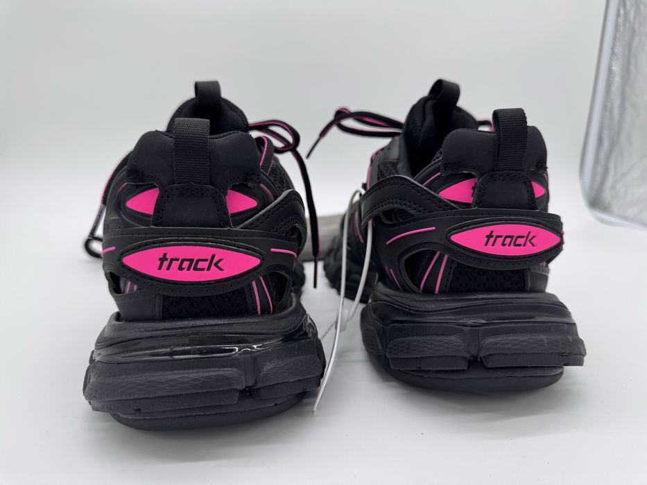 Нов цвят Balenciaga Track