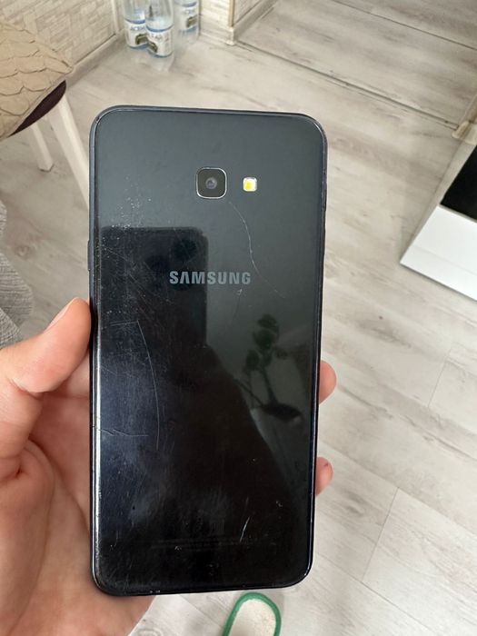 Сотовый телефон в хорошем состоянии