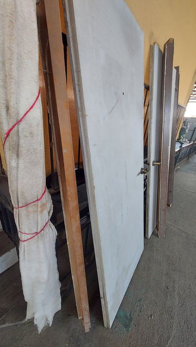 Двери деревянные