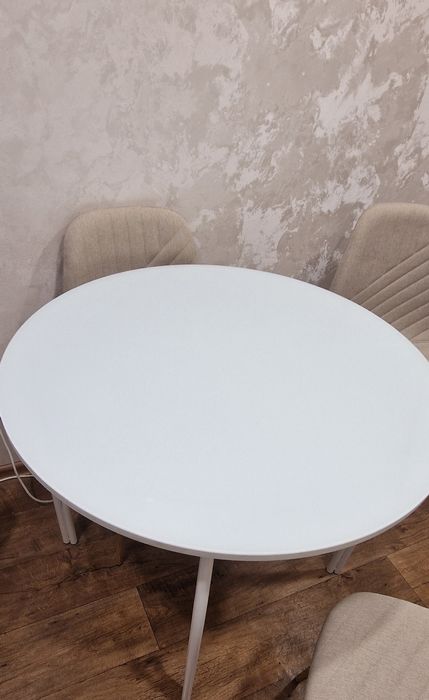 Продается круглый стол