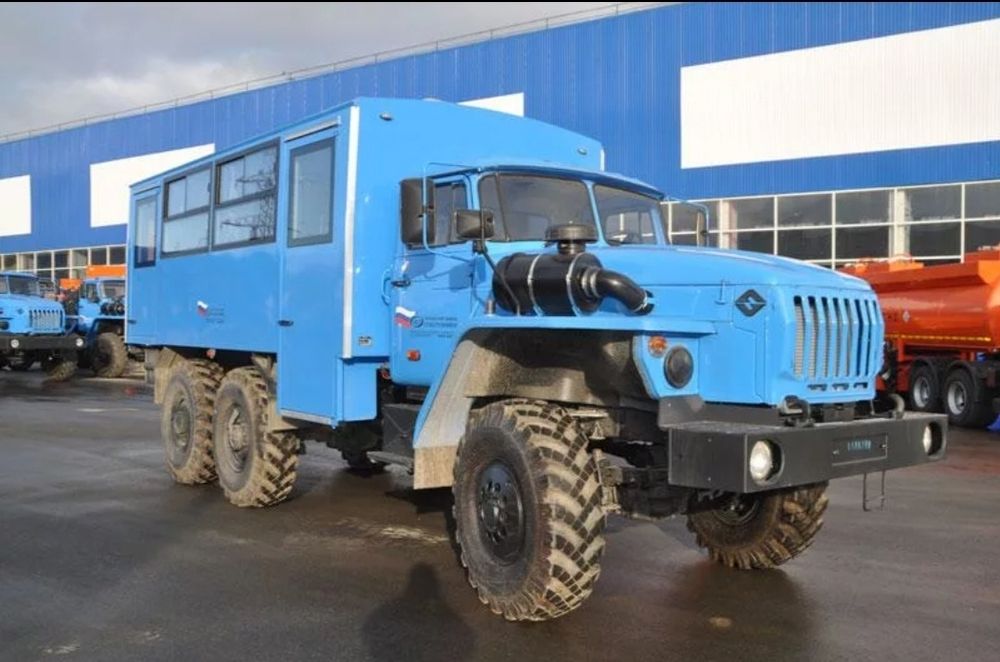 Урал 32552_0013на базе вахтовый автомобиль