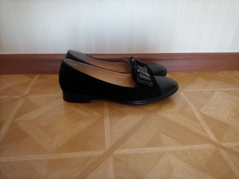 Продам женские туфли