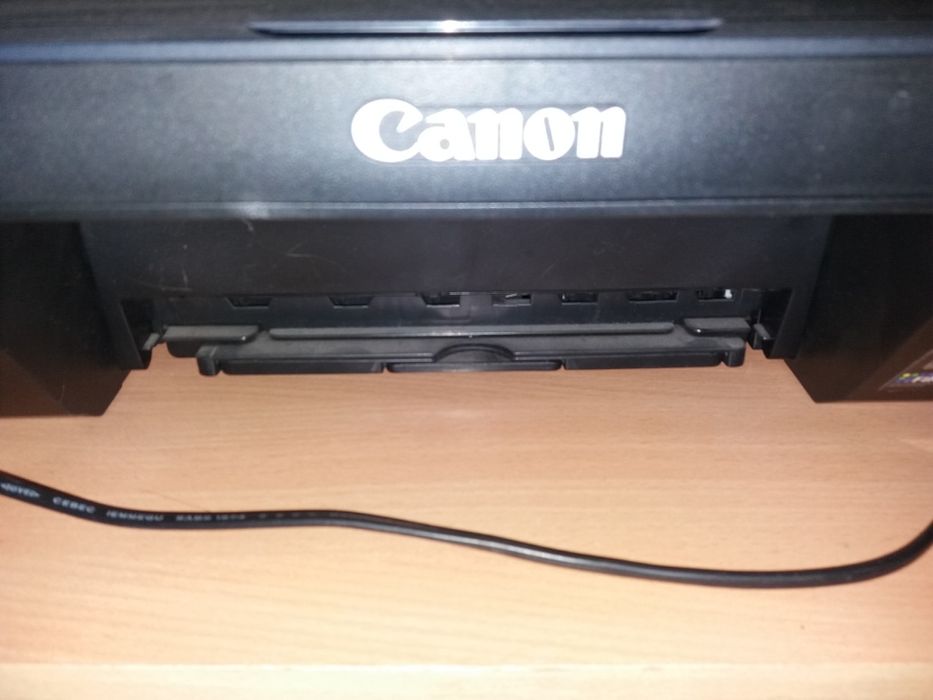 Продам принтер без картриджей