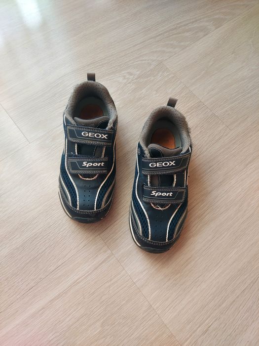 Обувки GEOX,32 номер-20лв.