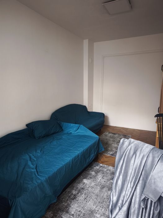 Легло, с матрак, размери  1.20 м. на  1.95 м.