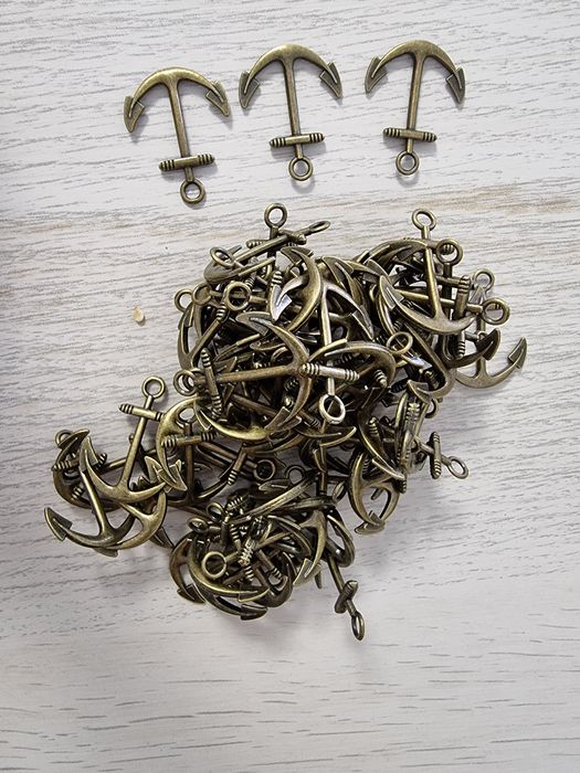 Accesorii bratari, pandante