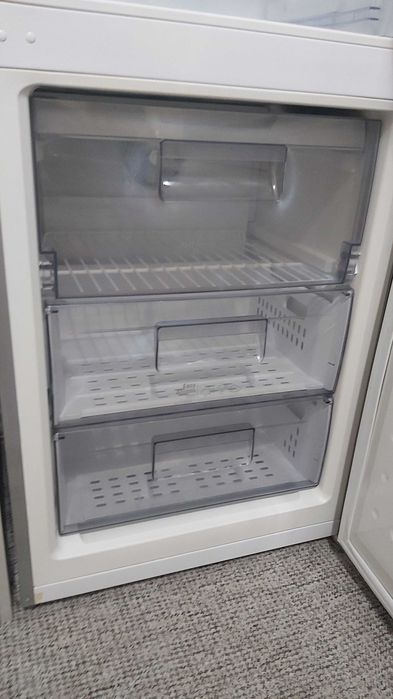 Combina frigorifica Arctic ANK326NFS+, 287 l, Clasa A+, Full No Frost