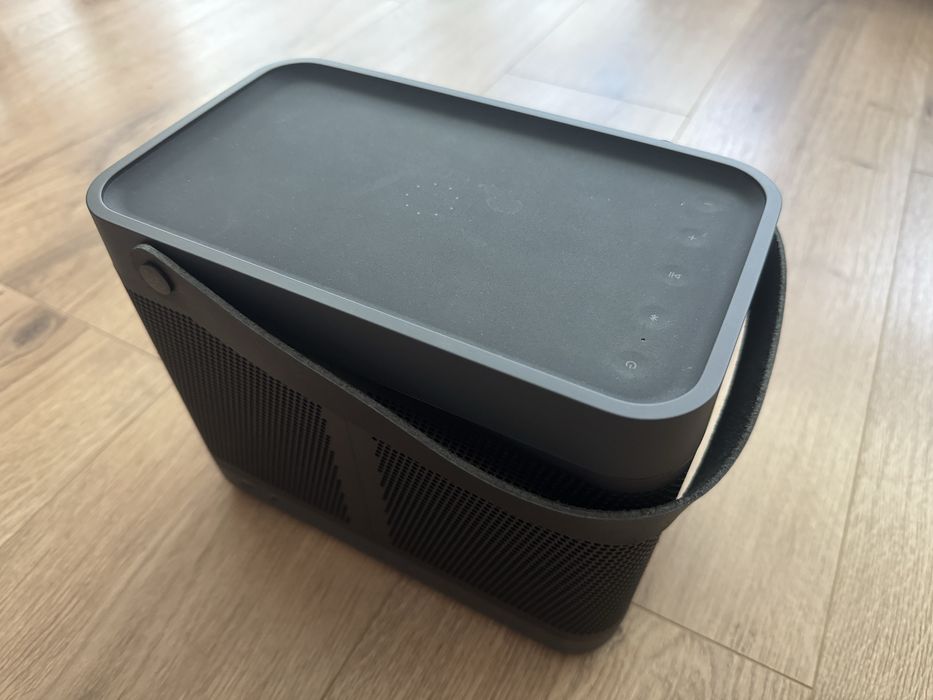 Продавам hi-fi колона Bang&Olufsen Beolit 20 - нова, пълен комплект