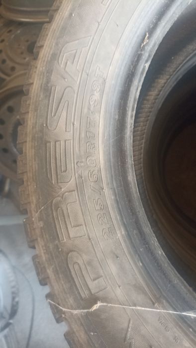 Продам шины на 17