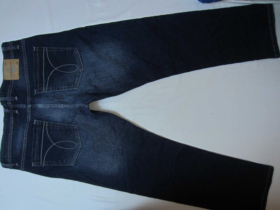 Blugi Calvin Klein W38 L32 model Roonie Talie=98cm Lung=102cm,  croiala dreapta, fermoar 100%bumbac stare f.buna.