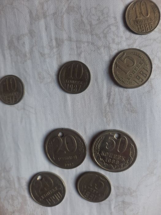 Продам монеты разные